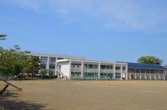 高志小学校